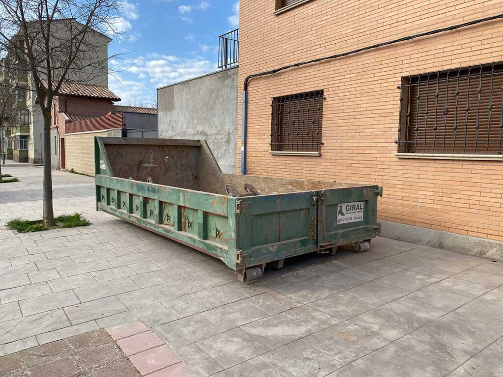 Contenedores y transporte de escombro – HGA Hormigones